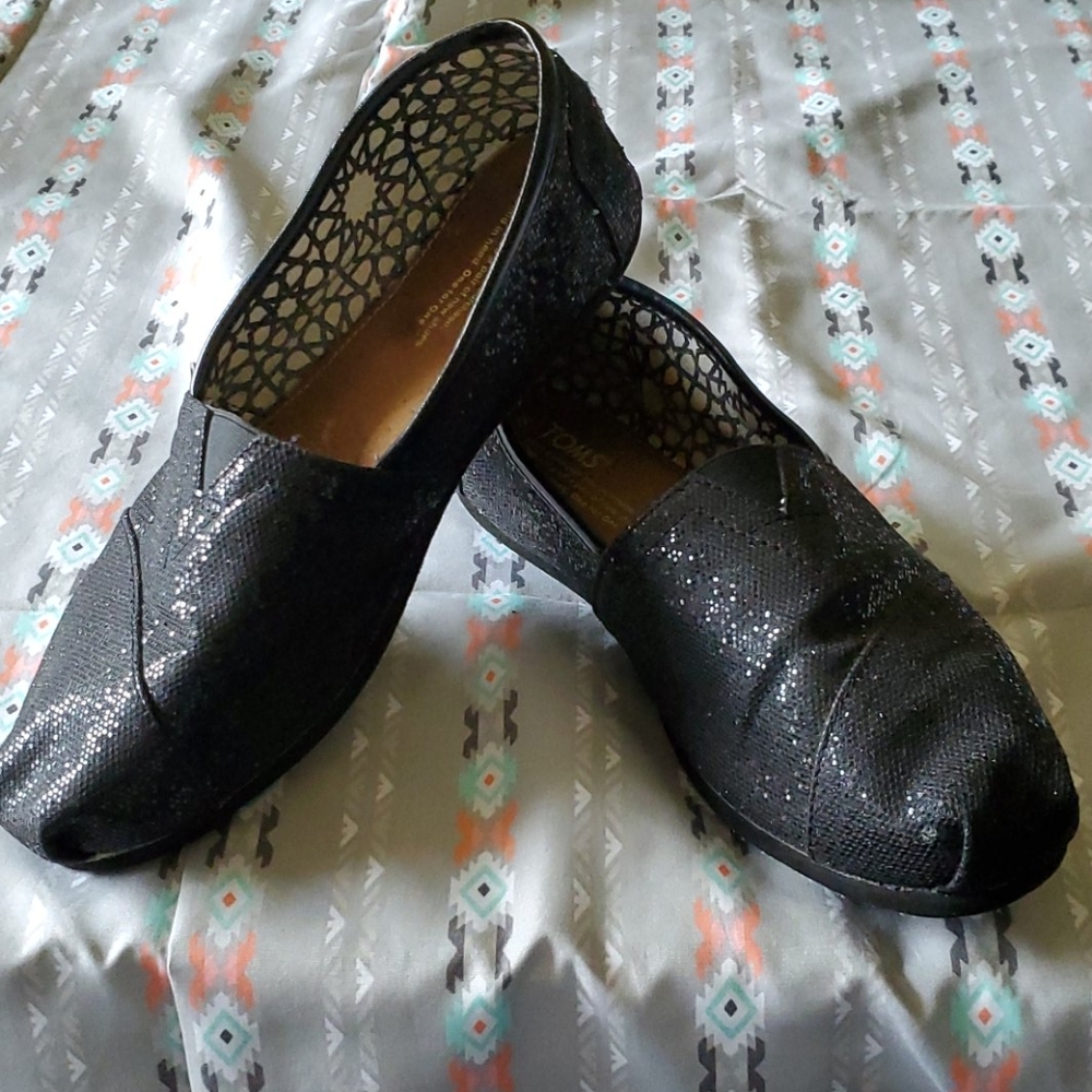 Black sparkly Toms